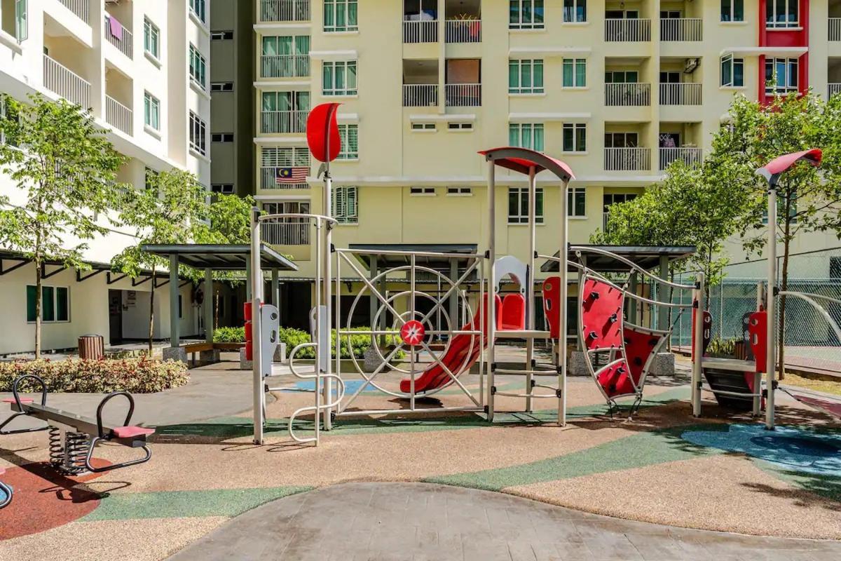 Ferienwohnung Suasana Residensi Damai Petaling Jaya Exterior foto